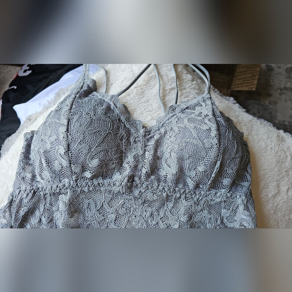 Amazon Essentials Gray Lace Bra